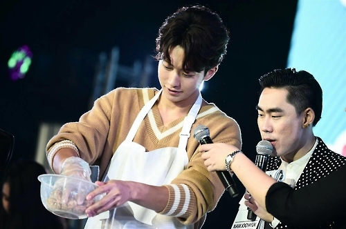 9��17��A�b���ꭺ���Ҩ��|�檺�n�W�����꯻�������|�W�A�t���n�W���]���^�˦ۤU�p�C