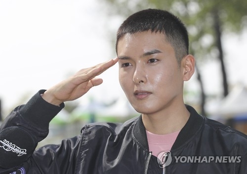 SJ厲旭入伍服役(韓聯社)