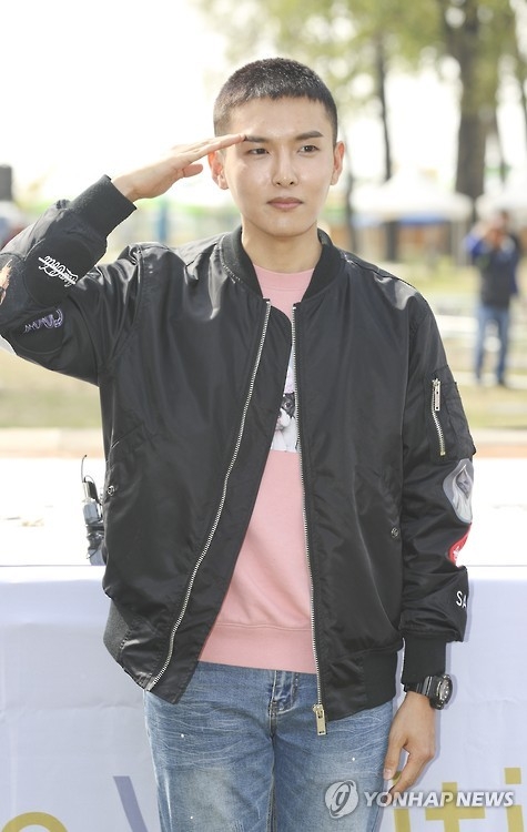 SJ厲旭入伍服役(韓聯社)