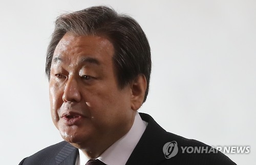 11月7日,在國會,新世界黨前黨首金武星召開緊急記者會敦促樸槿惠退黨。(韓聯社)