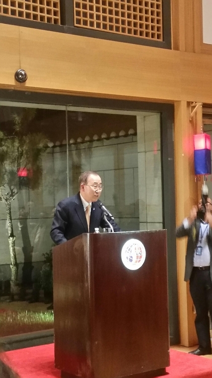 當地時間12月15日,潘基文在南韓常駐聯合國代表部舉行的歡送會上發表講話。