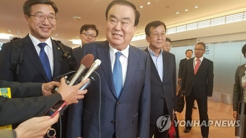 5��17��A�b�Хо����A�`�Τ�b�G�����饻���S�ϡB�e��|��ĳ����߬۩�F�饻�A�}�l�����T�Ѫ��X�ݡC�]���p���^