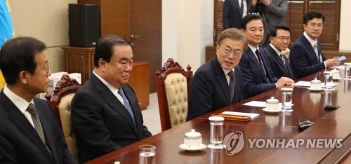 5��24��A�n���`�Τ�b�G�]���T�^�����k��S�Ϩֵo���C�]���p���^