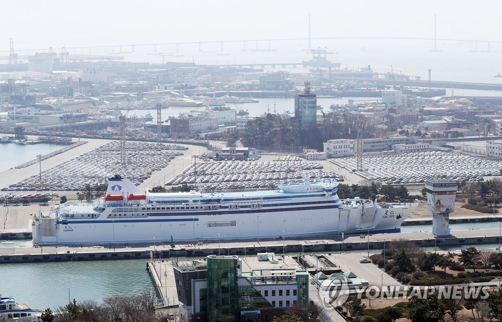 資料圖片:韓中輪渡(韓聯社)