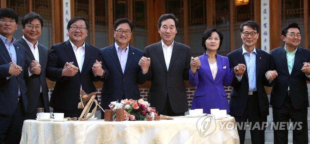 6��5��W�ȡA�ҬF�C�|ĳ�b�����`�z���]�|��C����`�z�����W�]�k�|�^�P�P�|�̴���X�v�C���_���@�P���D�ҭ��u�o���H�맹�W�B�@�P���D�ү��Ѫ����K���B�@�P���D�ҬF���e���|ĳ�����Ӧ~�B�@�P���D�����@�ꤸ�ӡB�@�P���D���ҭ�����R�B�C�˻O�F���Ǫ��i�L���B�C�˻O�F�ȭ��u���ѥЬ��ˡC�]���p���^ 