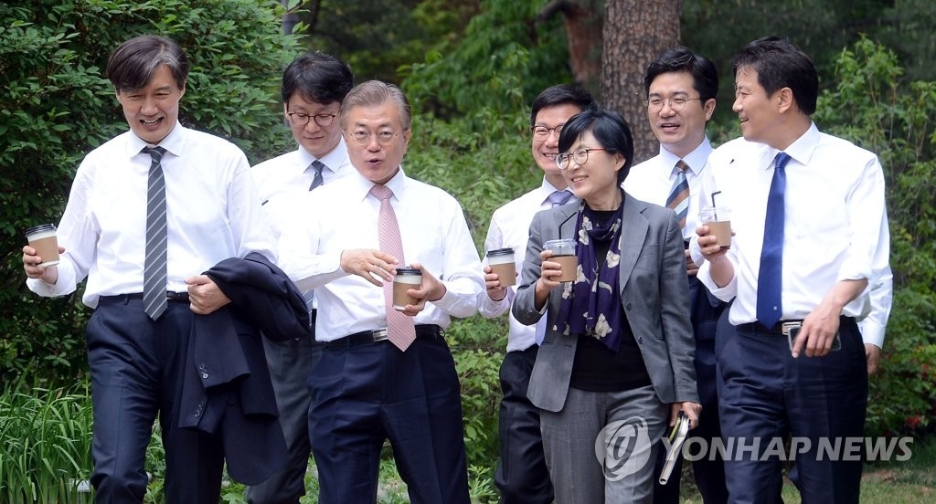 ��ƹϤ��G��b�G�]���G�^�M�ѿѭ̦b���\�ᴲ�B�_�C�˻O�C�]���p���^