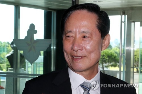 6��12��A�n�������Q���W�H���êZ�b�꨾���j�Ӧ^���O�̴��ݡC�]���p���^