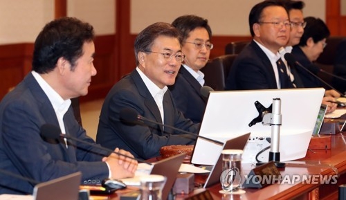 7��11��A�b�C�˻O�A�n���`�Τ�b�G�]���G�^�D���l�}��ȷ|ĳ�C�]���p���^