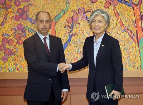 7��17��U�ȡA�b�����n���~�泡�j�ӡA�~�泡���x�d�ʩM�]�k�^�P�p�X����A�H�v���p���D�S�O���i������Ǵ���C�]���p���^