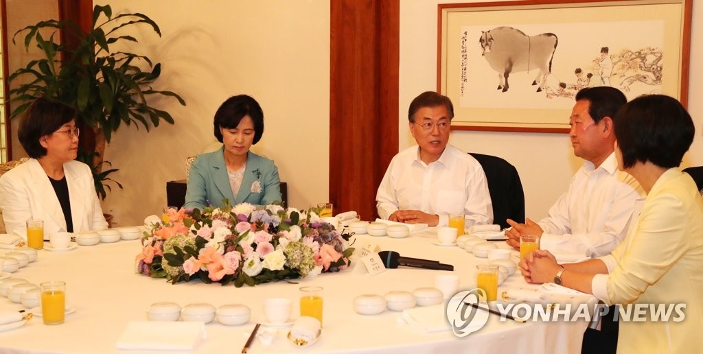 7��19��W�ȡA�b�C�˻O�A�n���`�Τ�b�G�]���T�^�P�n��4�j���ҭ��@�i���\�C�]���p���^