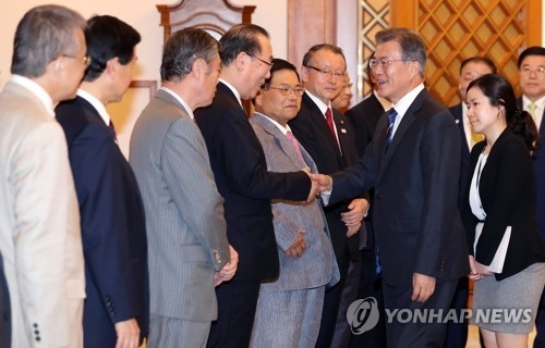 8��21��A�b�C�˻O�A�n���`�Τ�b�G�]�k�^�|������ĳ���p�����N���ΡC�]���p���^