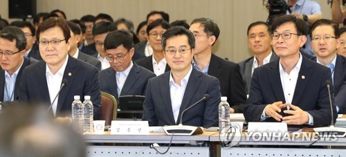 8��25��A��2017�����]�F���B��������e�B���ĩe�֤߬F���Q�׷|���b�F���@�v�|�i�����|��A�]�����F�^�]���^�bť�`�Τ�b�G���ܡC�]���p���^