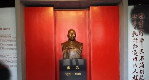 �Ϭ��b�����E�����B�����i���]�����E�ɹ��C