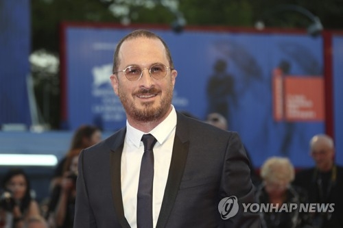 ��ƹϤ��G�ɺt�F��·��ù�դҴ��ѥ[��74���¥����q�v�`�C�]���p��/�ڷs���^