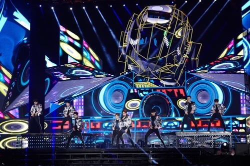 EXO�@�ɨ��t�w�i�t�۷|�{���ӡ]SM�T�ִ��ѡ^