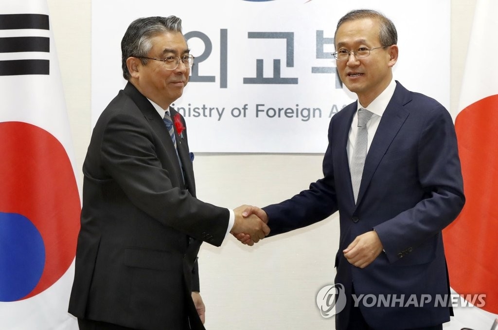 ��ƹϤ��G10��18��W�ȡA�b�����~�泡�j�ӡA�n���~�泡�Ĥ@���x�L�t�k�]�k�^�M�饻�~�Ȭ٨ưȦ��x���s�ʻ��|��|�ͫe����X�v�C�]���p���^