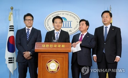 10��11��W�ȡA�b��|�A�F�_�ȩM���X�@ĳ���~��εo���X�����G�C�]���p���^