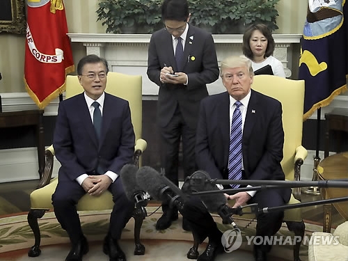 ��ƹϤ��G���a�ɶ�6��30��W�ȡA�b����ծc�A�n���`�Τ�b�G�]���^�M�����`�ίS�Դ��|��|�͡C�]���p���^