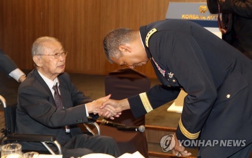 11��3��A�b�������ϡA�n�����x�q�O��˯S·���|�J���X�u�ѫn�����x��|�|�쪺�D�����q�L�ﭲ�P�X�@�[�j�����P���������y�C�Ϭ����|�J���P�e���x�w�Ƨж����յ��M����ݦn�C�]���p���^