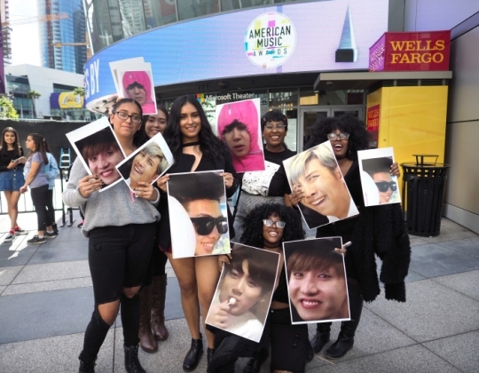 ���a�ɶ�11��19��A�b����[�{�����F�A���u�֦~�����ܰѥ[2017�������ּ��{�������C�Ϭ����a������������Ӥ��X�v�d���C�]���p��/�k�s���^