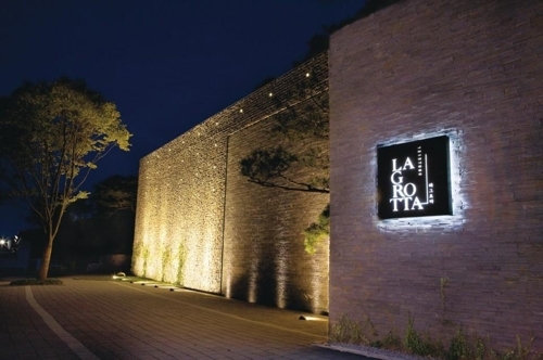 �n���̤j�����s�x�æa���\�ULa Grotta�]���p��/�������װ������ѡ^