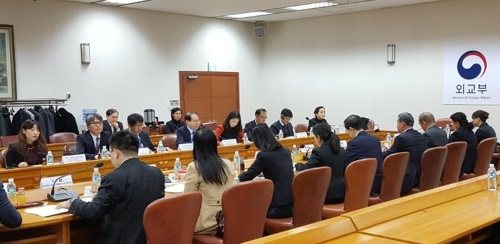 11��22��A�b�����~�泡�j�ӡA��������|���Ƨ����|ĳ�A����@�P�{�P�����n���֭����������~���D�X�@�|ĳ�A�c�ؤ��f�����~���ǡC�Ϭ��n���~�泡�b�~�P�M��Ƨ��������b�F�M����~�泡��ƥq�q�����֬K������N���i��R�ӡC�]���p��/�n���~�泡���ѡ^