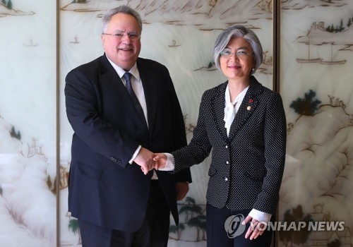 11��30��A�b��󭺺��p���}���֤Ѱs���A�n���~�泡���x�d�ʩM�]�k�^�P��X����þ�~����괵�|��|�ͫe����X�v�C�]���p���^