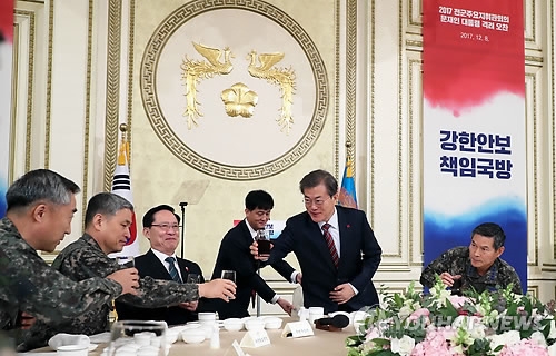 12��8��A�b�C�˻O�ﻫ�]�A�`�Τ�b�G�]�k�G�^�b�Х��x�D�n�����x�C�]���p���^