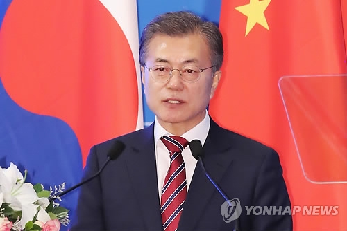 ��ƹϤ��G12��15��W�ȡA�b����_�ʤj�ǡA�n���`�Τ�b�G�o���D���������C�~�򴤤�A�@���c�a���ѡ����t���C�]���p���^