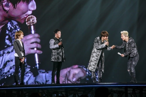 BIGBANG�ʲ����J�t�X�{���]���p��/YG���ѡ^