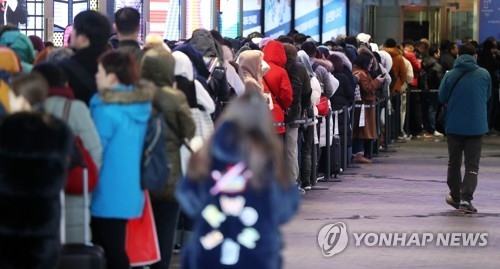 ��ƹϤ��G12��5��@�j���A�b�������ϬY�K�|�����f�A�����U�ȫ_���Y�H�ư_���s�C�]���p���^