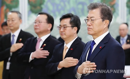 1��2��A�b�C�˻O�A�n���`�Τ�b�G�]�k�@�^�b�s�~������ȷ|ĳ�e�V��X�q§�C�]���p���^