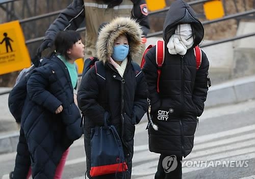 1��24��W�ȡA�̱j�H���ŧ�A�Ϭ��b�����ɤ��}�A��Ӷ}�Ǫ��p�ǥ̦ͭb�H�餤�h�W�ǡC�]���p���^