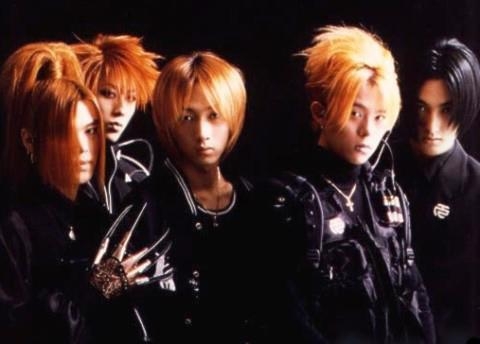 �k��H.O.T�]SM�T�֡^