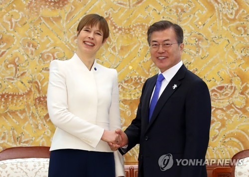 2��6��U�ȡA�b�C�˻O�A��b�G�]�k�^�P�R�F�����`�ά_���}·�d�d�ܼw�|�歺���|�ͫe����X�v�C�]���p���^ 