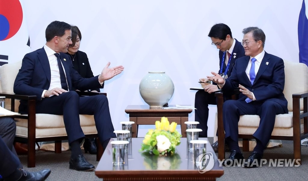 2��9��U�ȡA�b����D�s���װ����A�n���`�Τ�b�G�]�k�^�P�������۰��J·�f�S�|��|�͡C�]���p���^