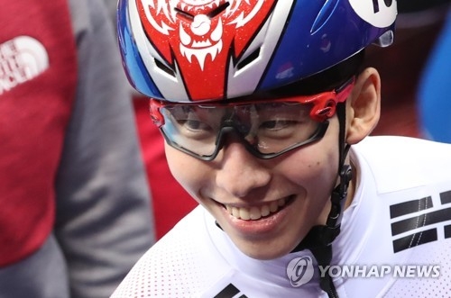 2��10��A�b�����B�W�B�ʳ��i�檺�����V���|�u�D�t�ƨk�l1500�̨M�ɤ��A�n�����L���T�K���᯺�����Y�C�]���p���^