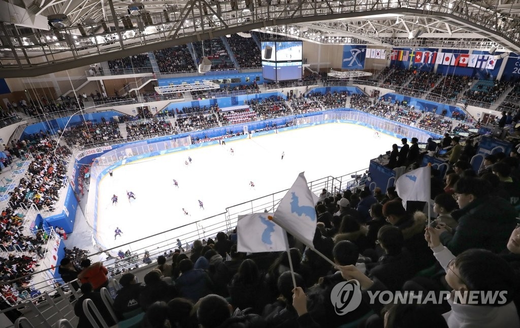 ��ƹϤ��G2��14��U�ȡA�b����D���������F�B�y���ߡA�����p���b�����V���|�k�l�B�y�p���ɲĤT������Ԥ饻���A�ݻO�W�y�L��u�A�[�����B�ʭ��[�o���l�C�]���p���^