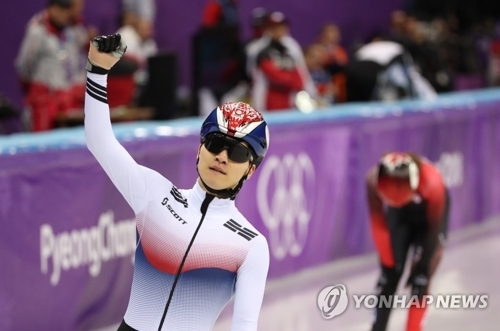 2��17��A�b�����B�W�B�ʳ��A�n�����}�ɩԦb��赲���������V���|�u�D�t�ƨk�l1000�̨M�ɤ��K���ɵP�ó�ⴤ���V�[���|��P�N�C�]���p���^