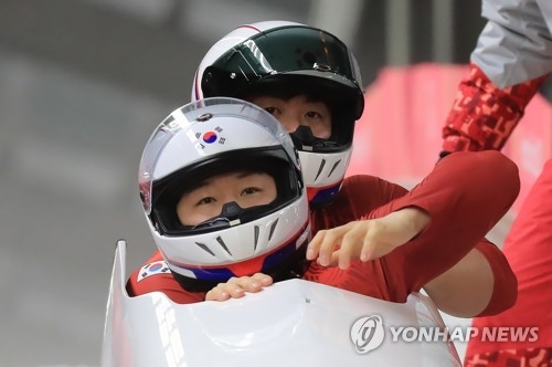 2��19��A�b�������L�ǧJ�Ʀ椤�ߡA�����v�M�}�^޷�b�i��ĤT���Ʀ�C�]���p���^