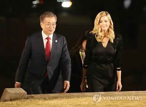 2��23��U�ȡA�b�C�˻O�`�K�N���f�A��b�G�]���^�M��U�d���J�߮b���ҡC�]���p���^