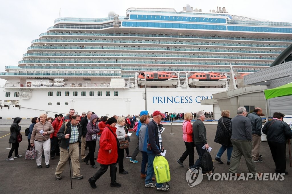 2��28��W�ȡA�b�y�s���ګȹB�X�Y�A�f�������@���D�����l��������C�ȩ�F�è��U�l���C�]���p���^