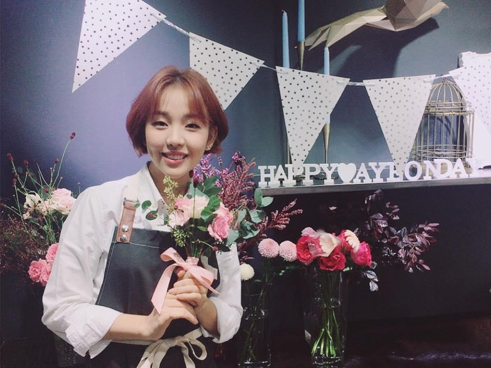 歌手白娥娟(官方臉譜)