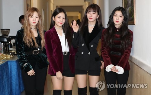 4��1��U�ȡA�b���[���F���[�j�@���A�k��Red Velvet�i��t�X�ᱵ���C��ĳX�C�]���p���^