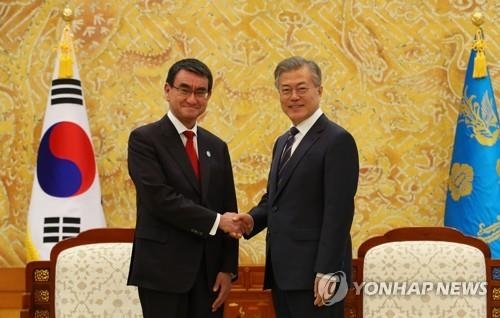 4��11��U�ȡA�b�n���C�˻O�A�`�Τ�b�G�]�k�^������X���饻�~�Ȥj�ڪe����郞�C�Ϭ���H�b�|��e����X�v�C�]���p���^