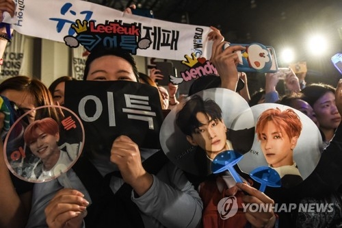 6��23��A�b�å˧J�O�ۤ��ߡA�ѥ[KCON�ì����������̮��۶K��SJ�Q�S�Ӥ������l���P�w�I�C�]���p���^