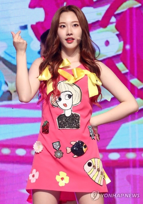 MOMOLAND����NAYUN�]���p���^