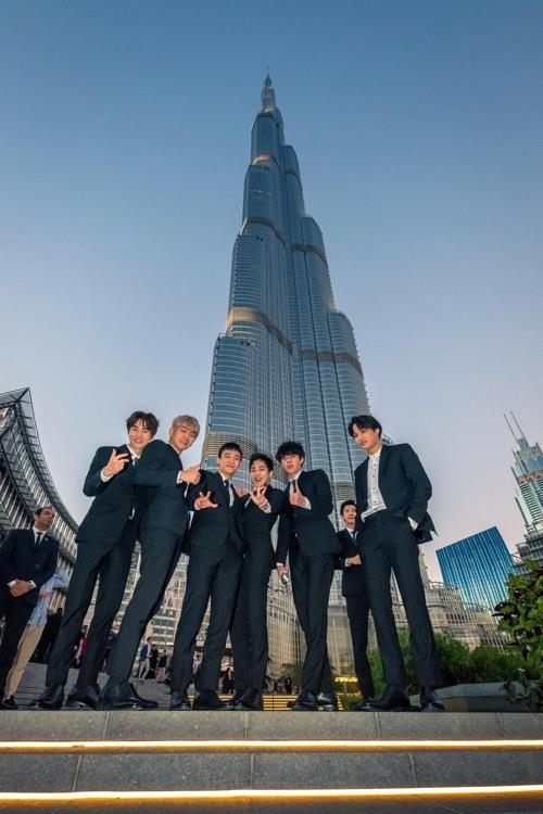 1��A�k��EXO�X�ݭ}���A�֦X�v�d���C�]�}���[���U���ѡ^