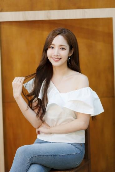 樸敏英(經紀公司樹藝人)