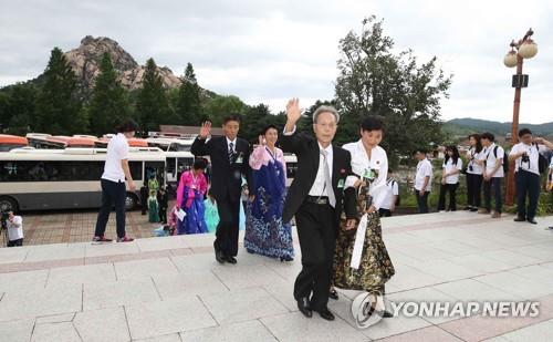 ��ƹϤ��G8��21��W�ȡA�b���A����s�A���X�u�����a�ݳ�W�|���A�¤������a�ݨ��i�s���C�]���p���^